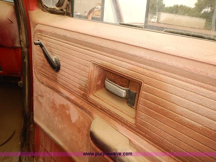 image for item I5465 1979 GMC Sierra 25 utility truck