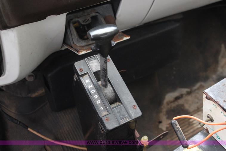 image for item I5852 1981 GMC Minijim fertilizer spreader truck