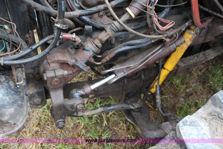 image for item I5852 1981 GMC Minijim fertilizer spreader truck