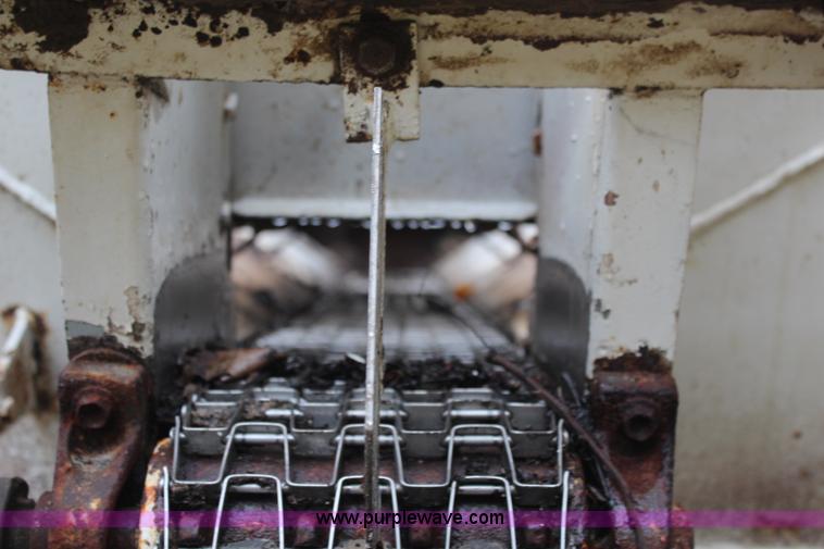 image for item I5852 1981 GMC Minijim fertilizer spreader truck