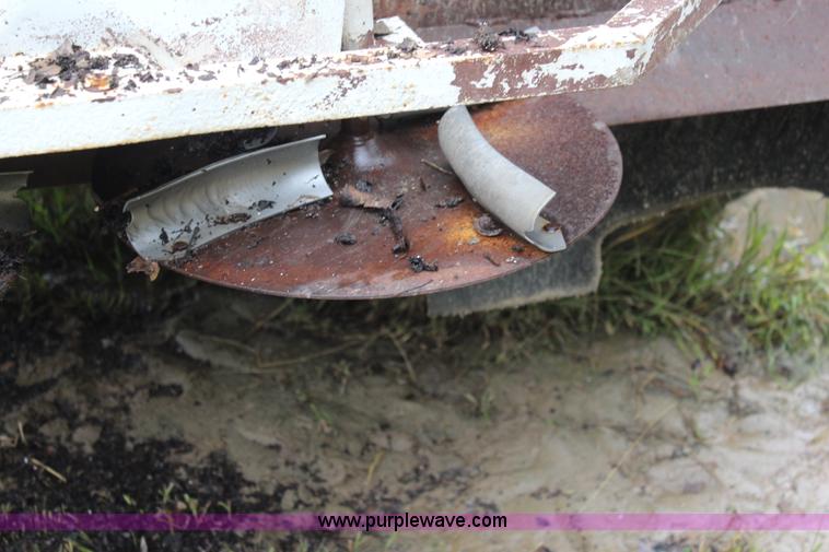 image for item I5852 1981 GMC Minijim fertilizer spreader truck