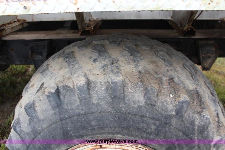 image for item I5852 1981 GMC Minijim fertilizer spreader truck