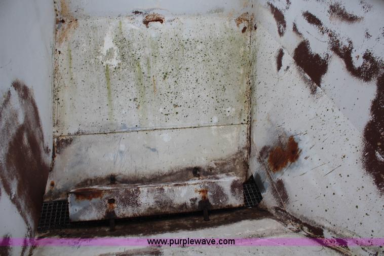 image for item I5852 1981 GMC Minijim fertilizer spreader truck