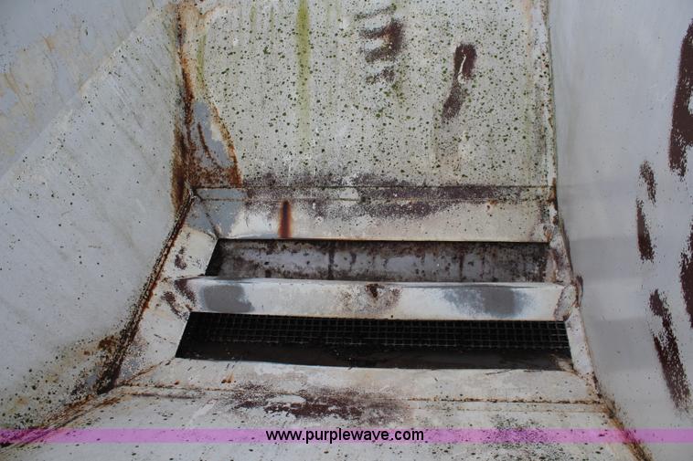 image for item I5852 1981 GMC Minijim fertilizer spreader truck