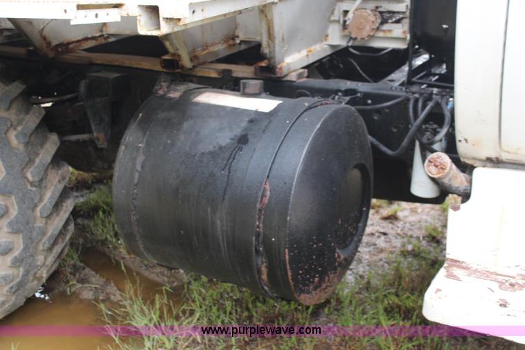 image for item I5852 1981 GMC Minijim fertilizer spreader truck