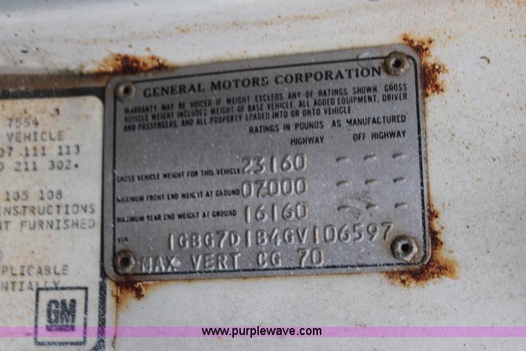 image for item I5852 1981 GMC Minijim fertilizer spreader truck