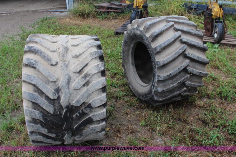 image for item I5852 1981 GMC Minijim fertilizer spreader truck