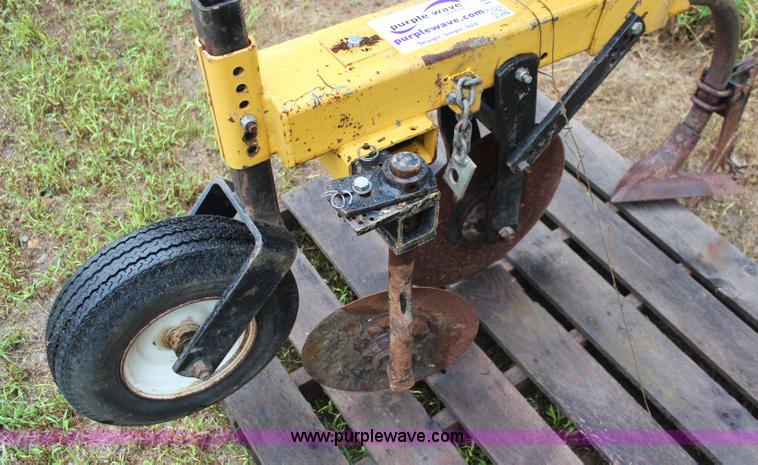 image for item I5854 1991 Landoll cultivator units