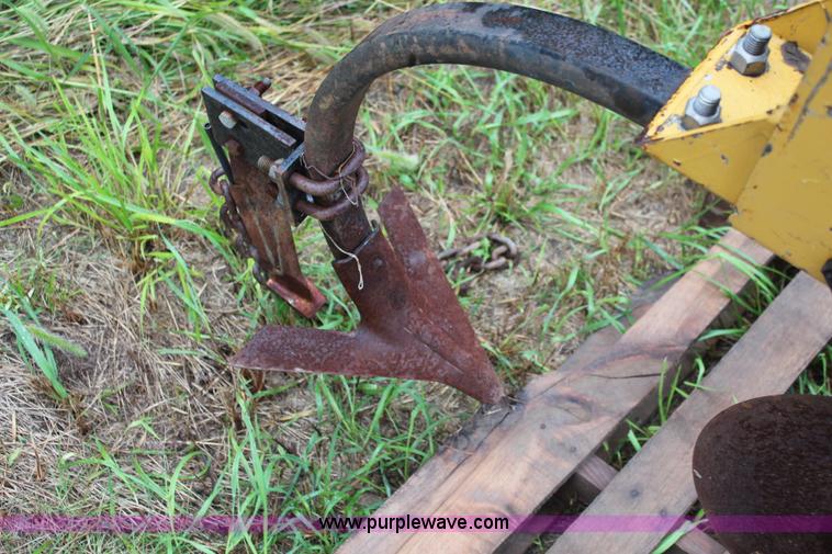 image for item I5854 1991 Landoll cultivator units