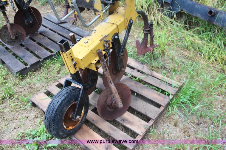 image for item I5854 1991 Landoll cultivator units