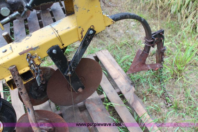 image for item I5854 1991 Landoll cultivator units