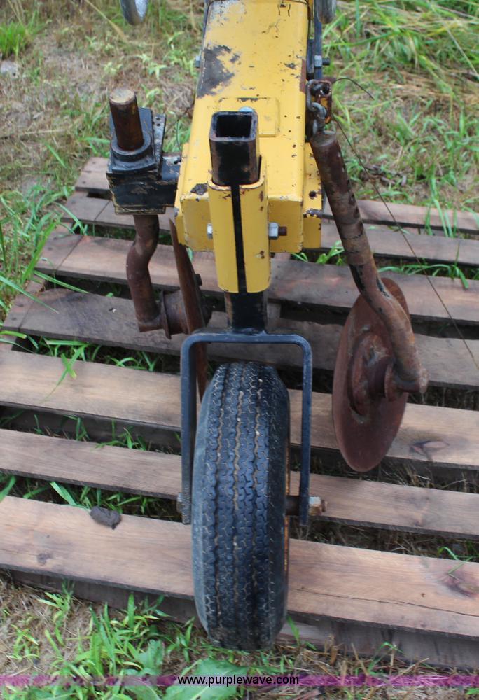 image for item I5854 1991 Landoll cultivator units
