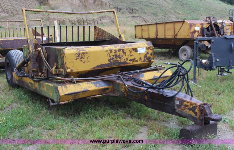 image for item I5854 1991 Landoll cultivator units