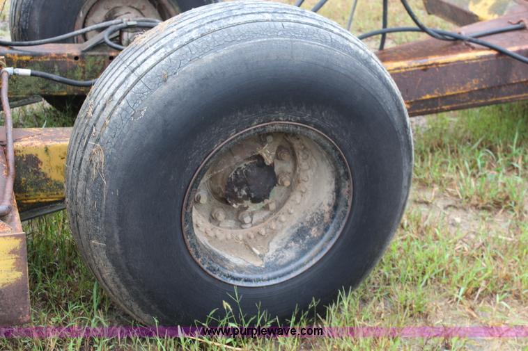 image for item I5854 1991 Landoll cultivator units