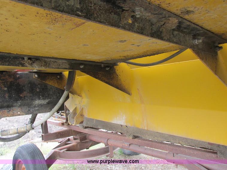 image for item I8953 Big A floater box