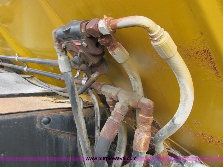 image for item I8953 Big A floater box