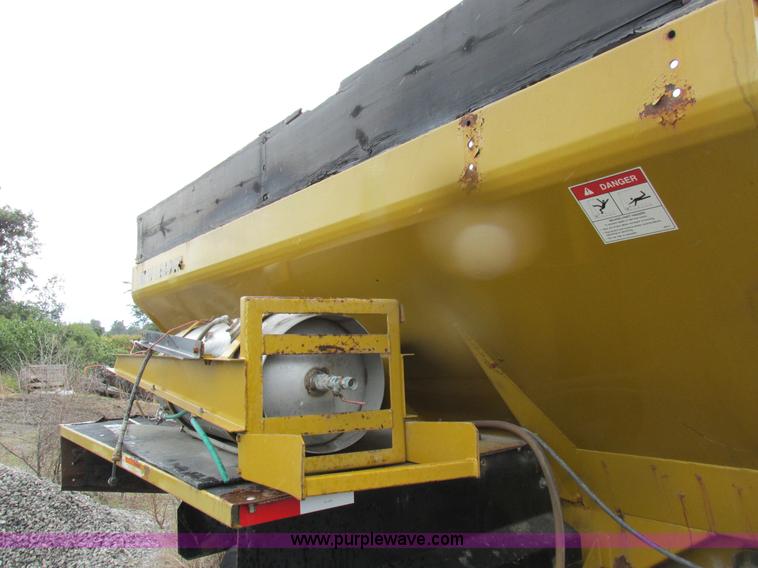 image for item I8953 Big A floater box