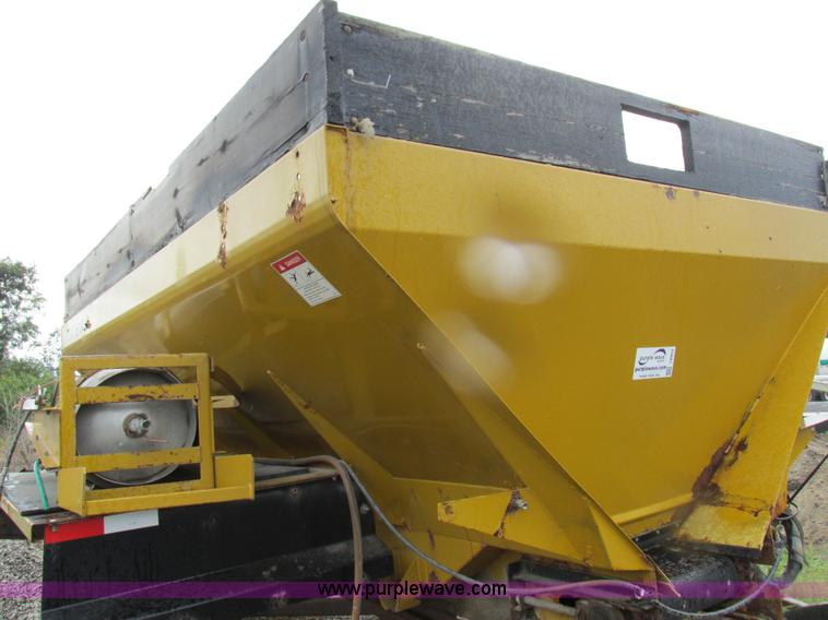 image for item I8953 Big A floater box