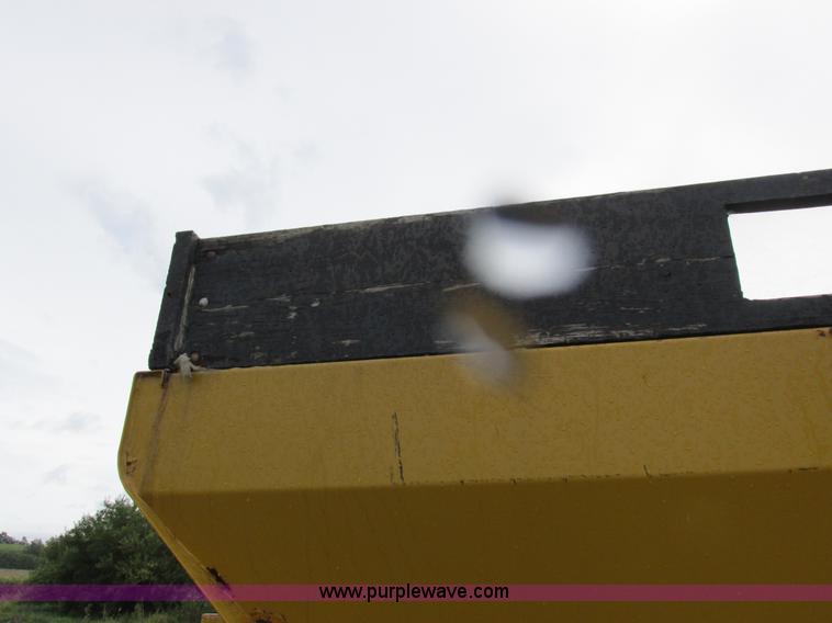 image for item I8953 Big A floater box