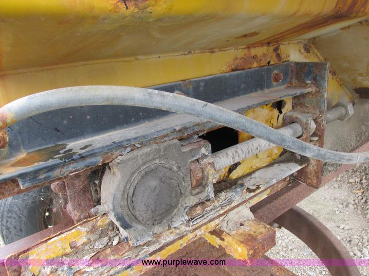 image for item I8953 Big A floater box