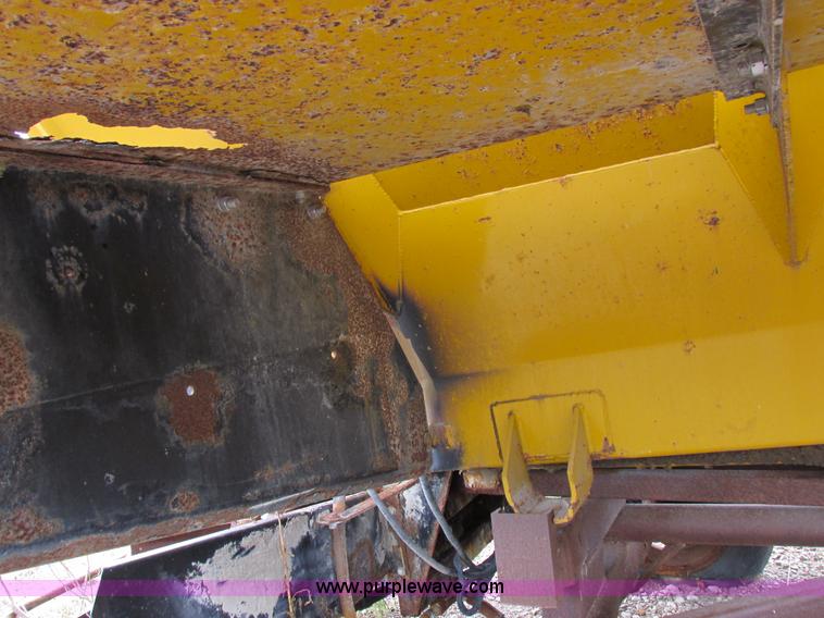 image for item I8953 Big A floater box