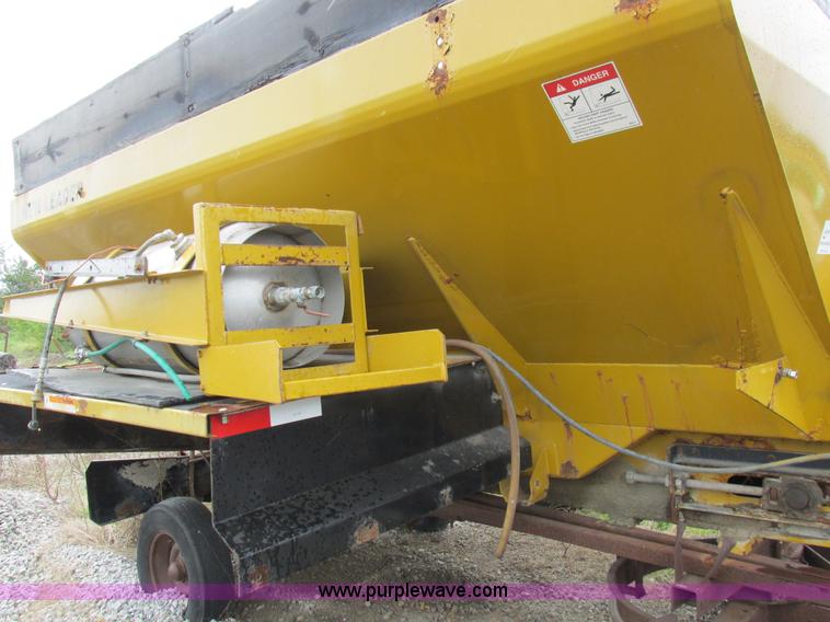 image for item I8953 Big A floater box