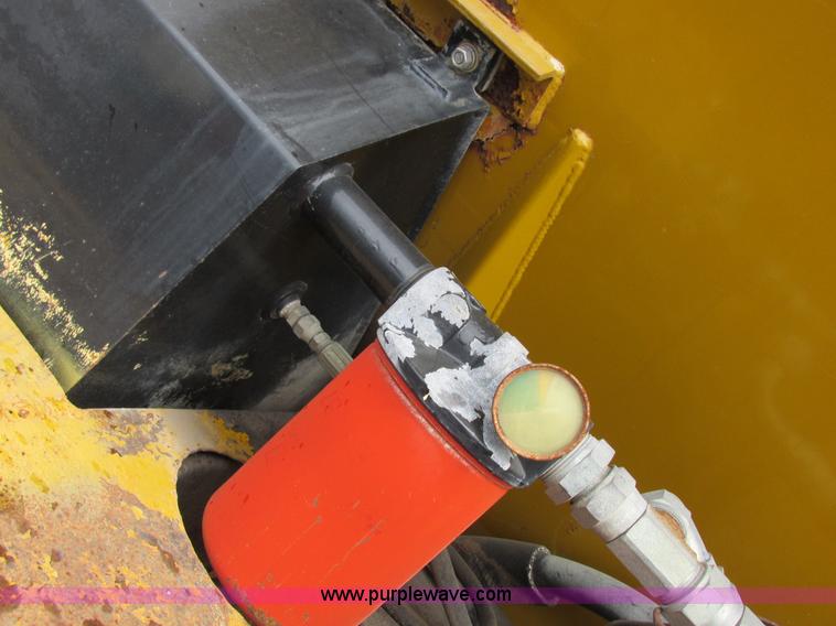 image for item I8953 Big A floater box