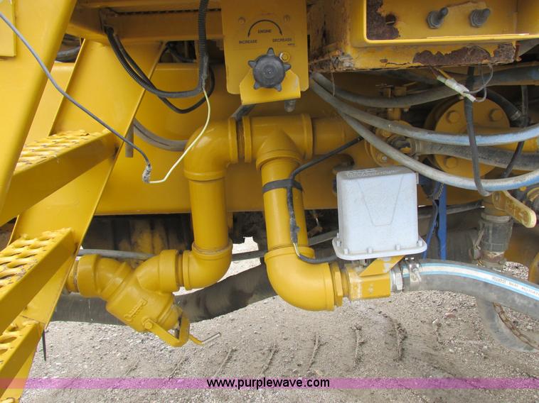 image for item I8954 1994 Big A 2800 self-propelled applicator