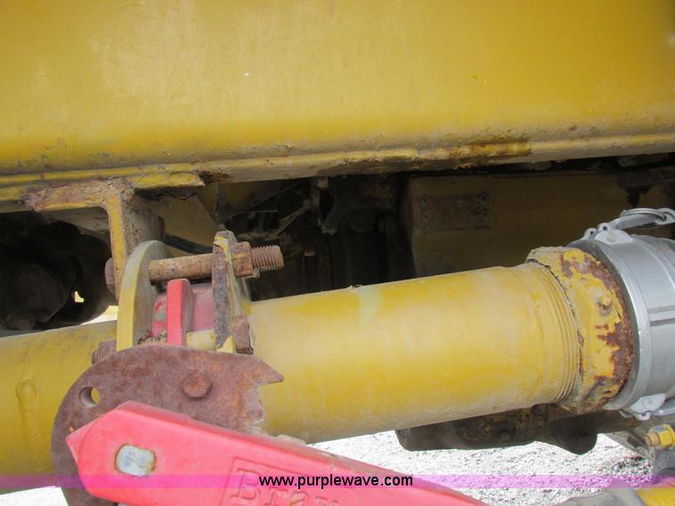 image for item I8954 1994 Big A 2800 self-propelled applicator