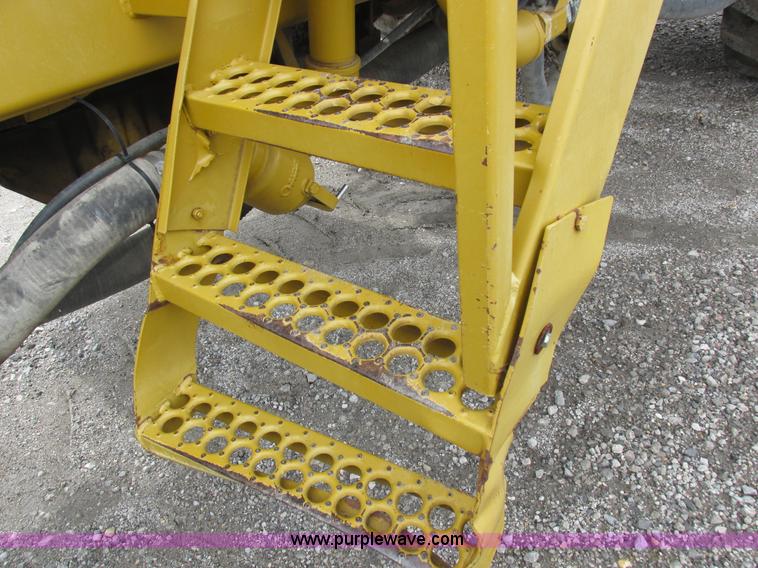 image for item I8954 1994 Big A 2800 self-propelled applicator