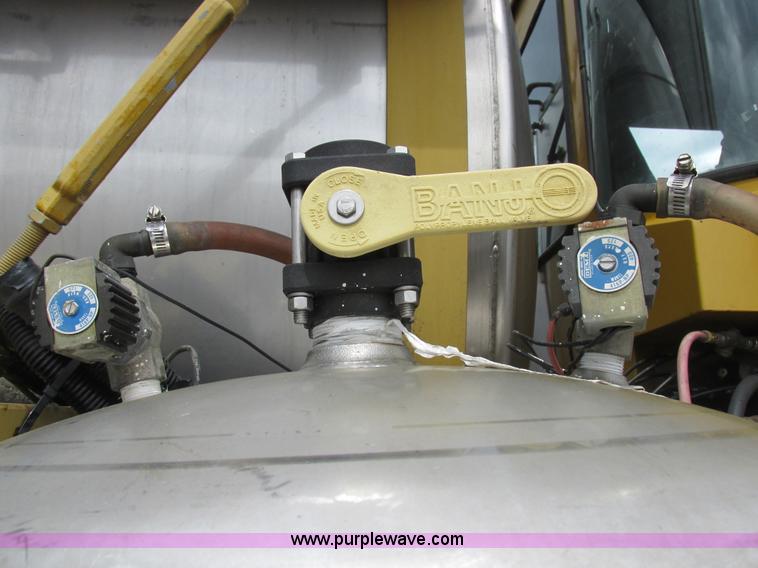 image for item I8954 1994 Big A 2800 self-propelled applicator