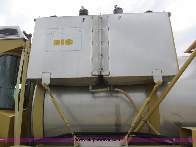 image for item I8954 1994 Big A 2800 self-propelled applicator