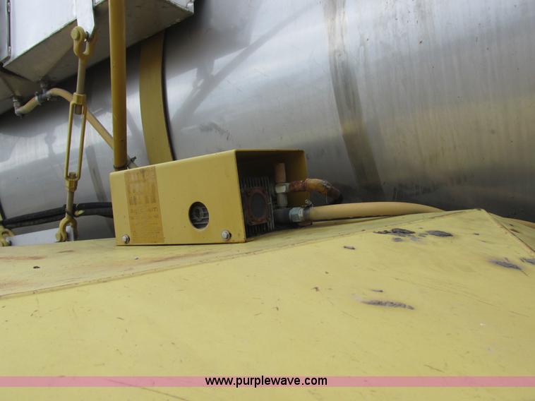 image for item I8954 1994 Big A 2800 self-propelled applicator