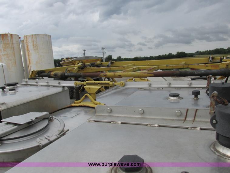 image for item I8954 1994 Big A 2800 self-propelled applicator