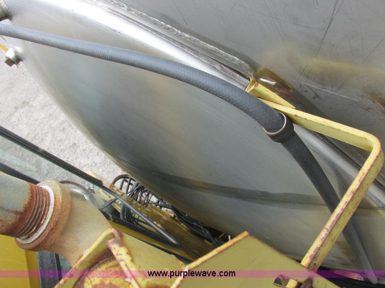 image for item I8954 1994 Big A 2800 self-propelled applicator