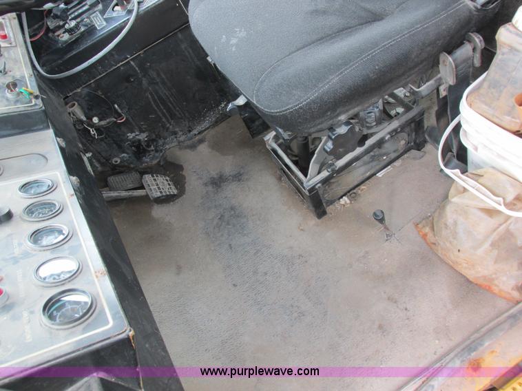 image for item I8954 1994 Big A 2800 self-propelled applicator