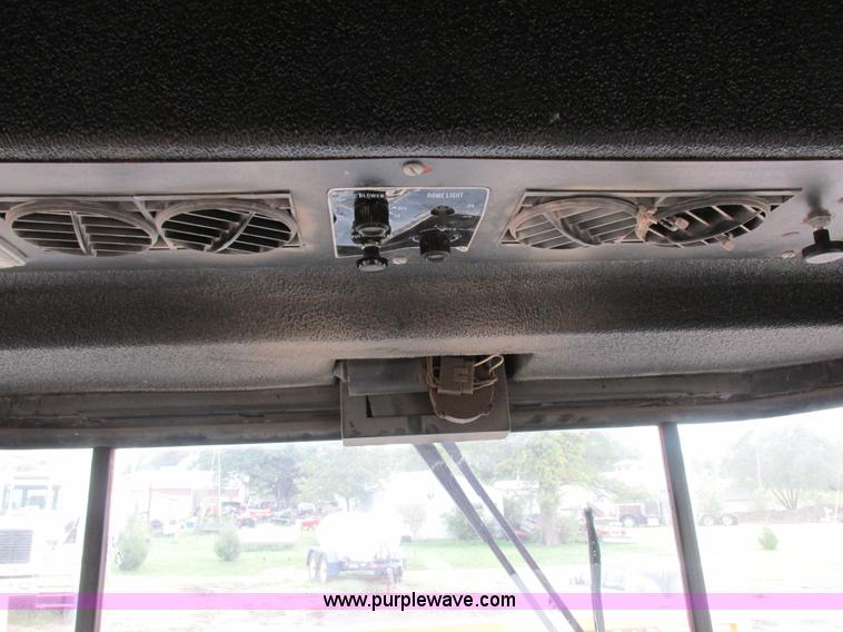 image for item I8954 1994 Big A 2800 self-propelled applicator