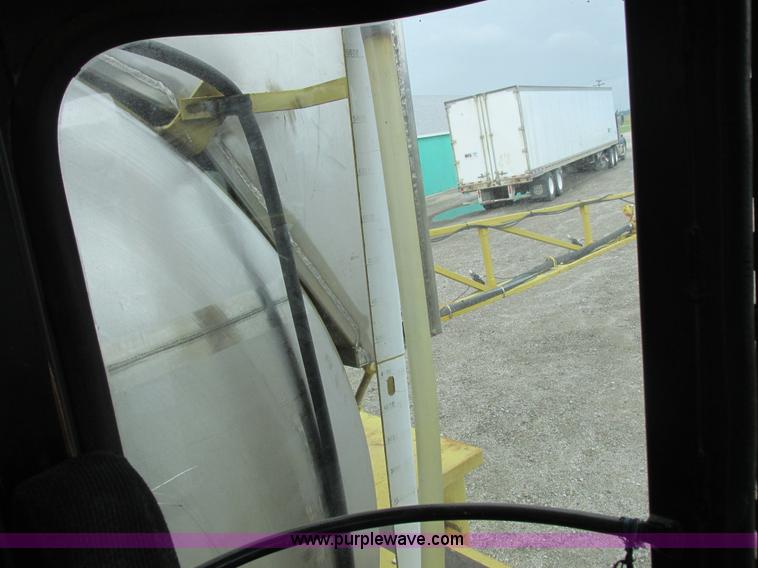 image for item I8954 1994 Big A 2800 self-propelled applicator