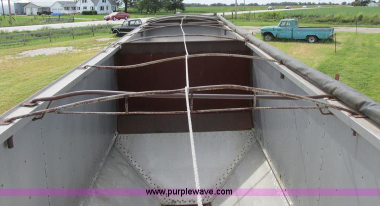 image for item I8956 1973 Timpte grain trailer