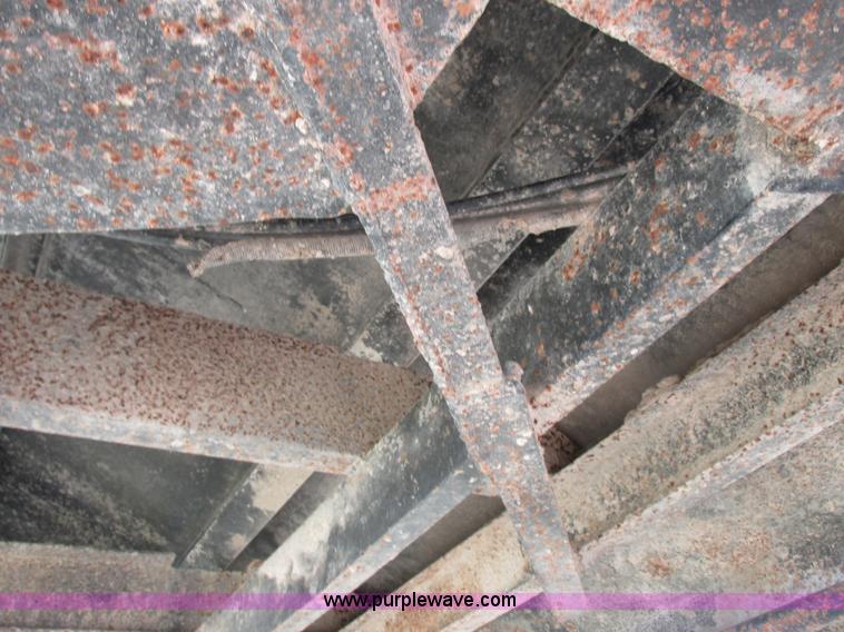 image for item I8956 1973 Timpte grain trailer