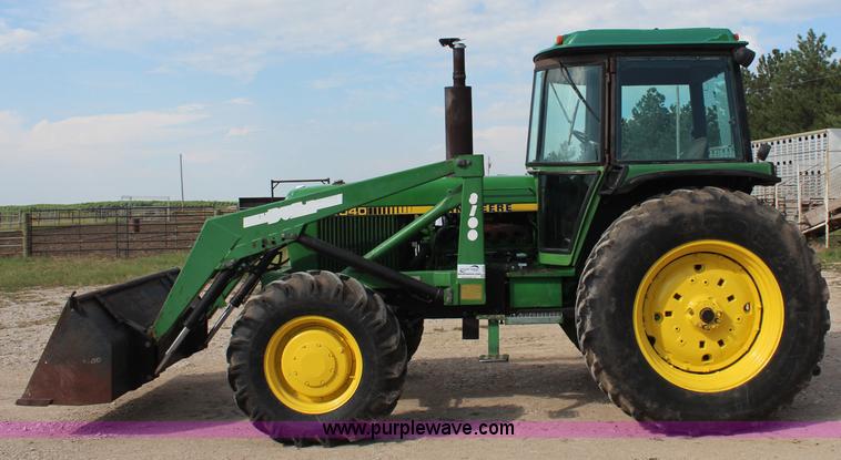 image for item J2032 John Deere 4040 HFWD tractor