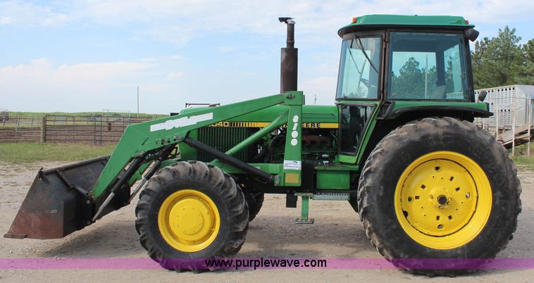 image for item J2032 John Deere 4040 HFWD tractor