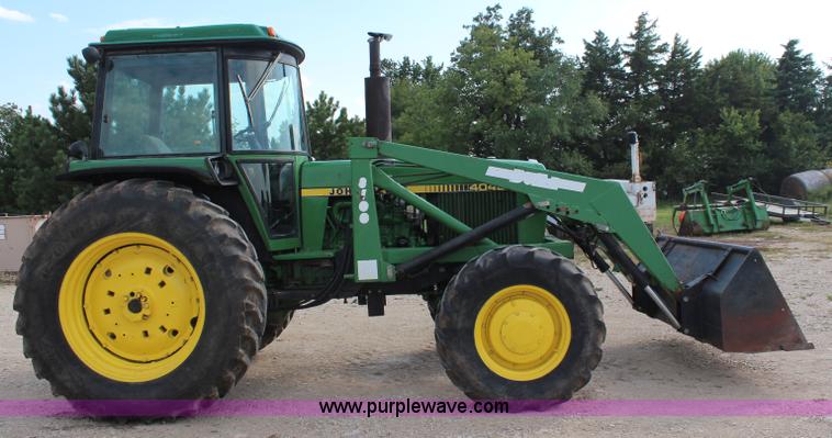 image for item J2032 John Deere 4040 HFWD tractor