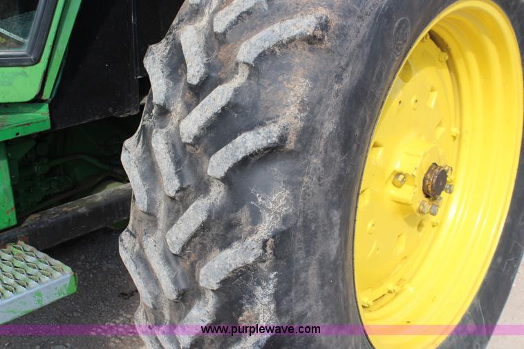 image for item J2032 John Deere 4040 HFWD tractor
