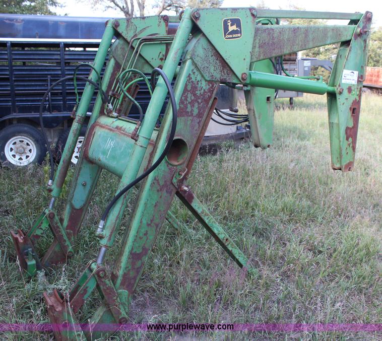 image for item J2033 John Deere 260 loader