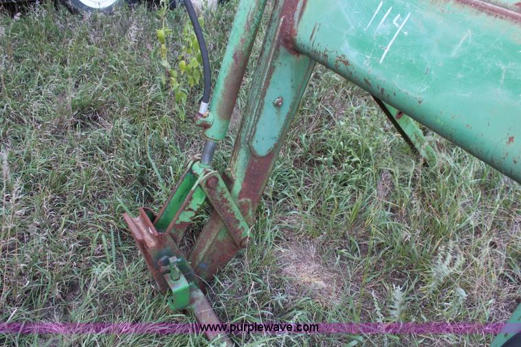 image for item J2033 John Deere 260 loader
