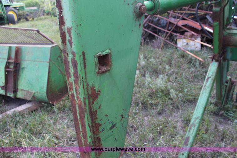 image for item J2033 John Deere 260 loader