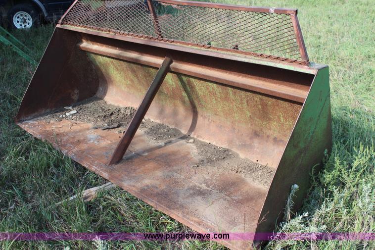 image for item J2033 John Deere 260 loader