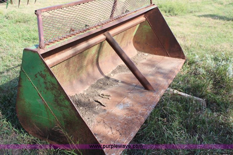 image for item J2033 John Deere 260 loader