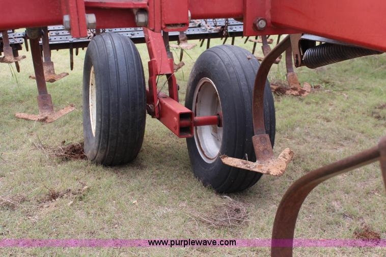 image for item J2039 Case IH 4300 field cultivator
